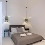 Ela 3 Apartment
